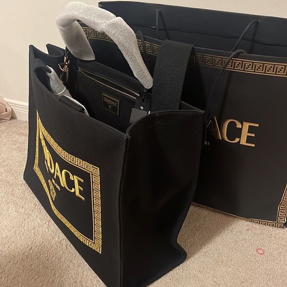 Limited Edition Fendace tote bag. Versace and Fendi collaboration piece. - Picture 7 of 8